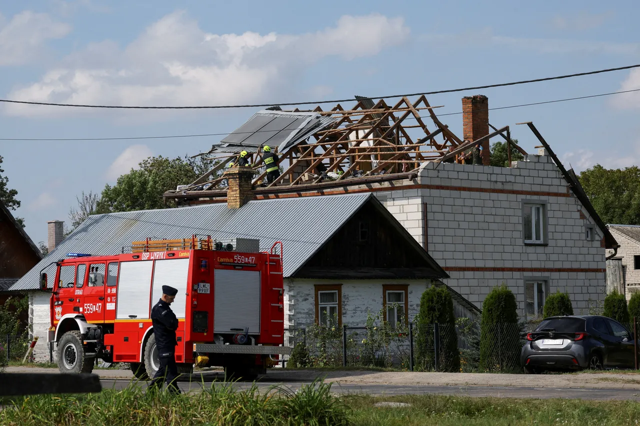 Повреждённый дом в Польше после вторжения российских беспилотников