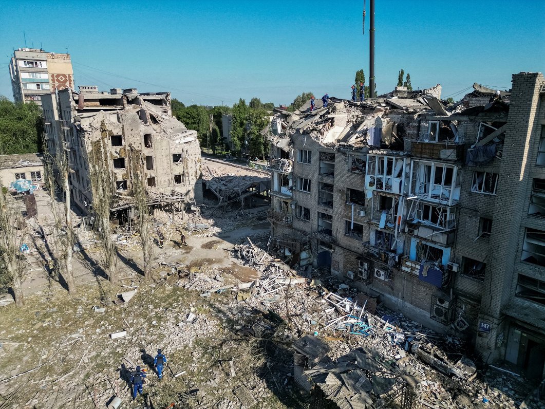 Разрушенный дом в Покровске